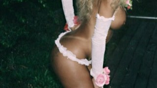 Joyce Shows Her Super Sexy Ass