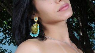Shemale Mariana de Castro in blue bikini